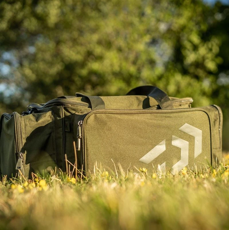 Daiwa Black Widow Low Level Carryall - Image 6